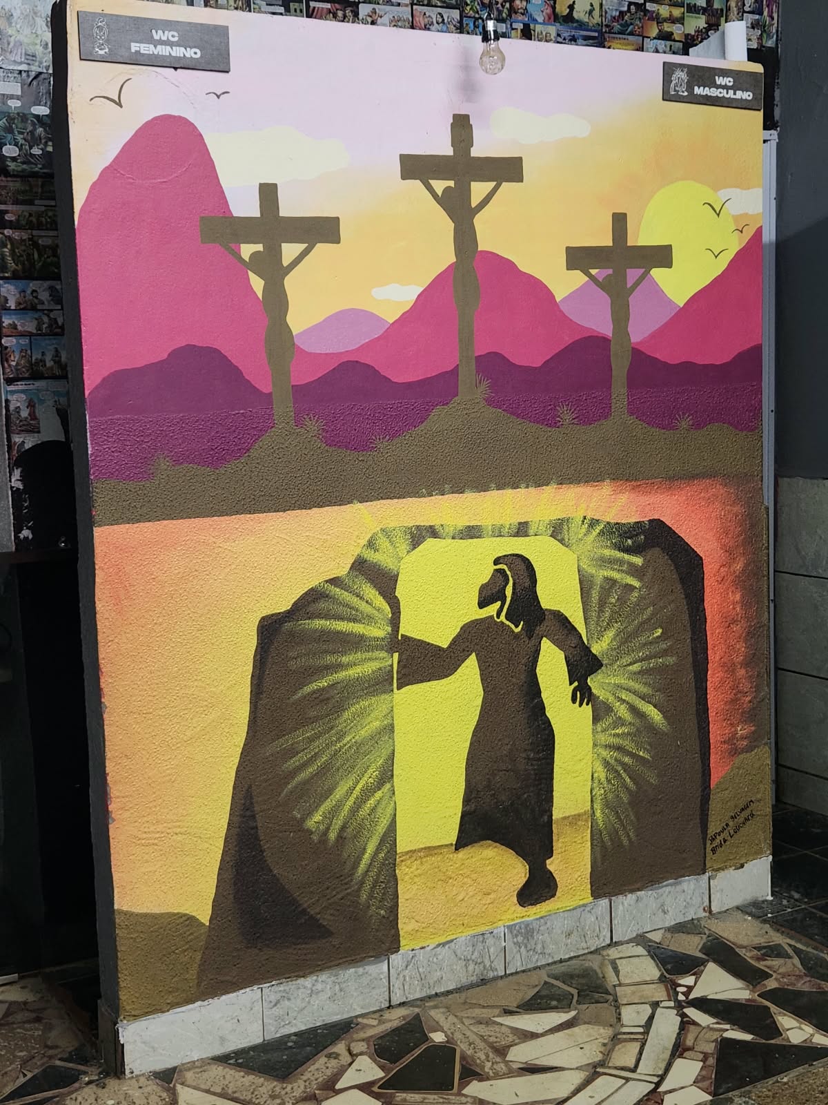 Mural da cruz e da ressurreição